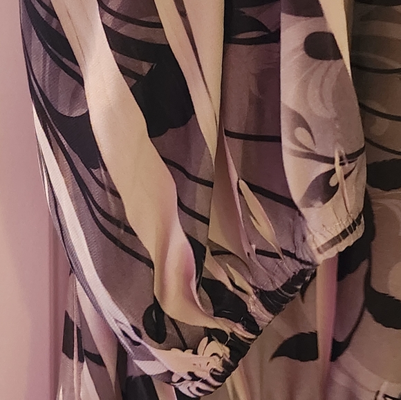 Ladies blouse - Picture 3 of 4